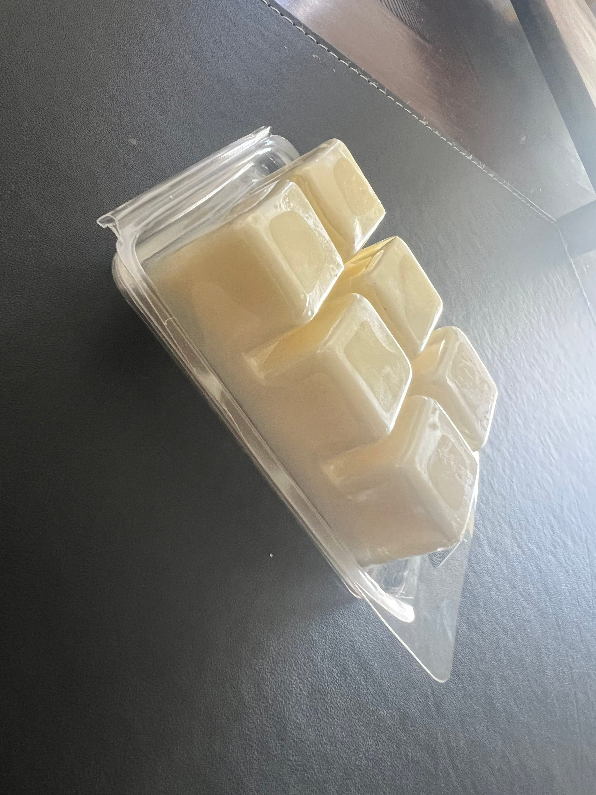 Highly Scented Christmas Clam Shell Soy Wax Melts